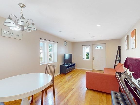 4th image of 25 Phillips St Unit 25