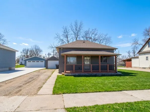 1814 17th St, Rock Valley, IA 51247