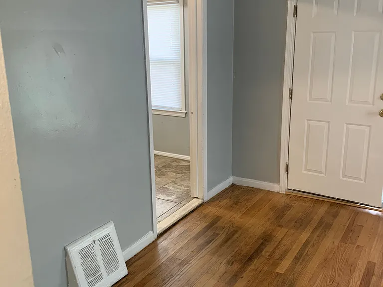 12944 Rosemont Ave — Photo 3