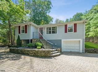 1050 S Shore Dr, Basking Ridge, NJ 07920