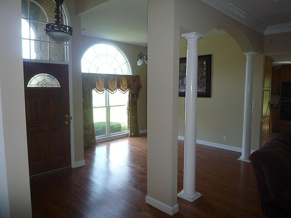 Solid Hardwood-Vaulted Ceilings