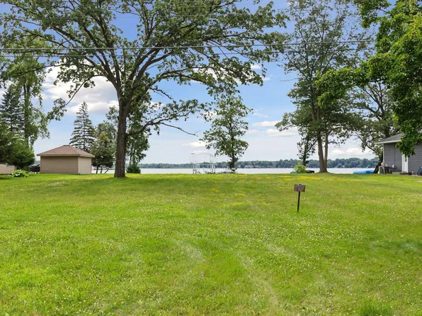 9127 N Shore Trl N, Forest Lake, MN 55025
