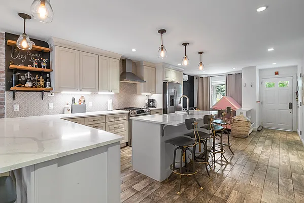 Rented by Daniel Gale Sotheby's International Realty | media 6