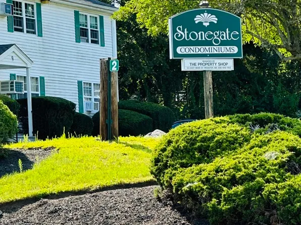 15 Wysocki Dr APT 39, Dudley, MA 01571