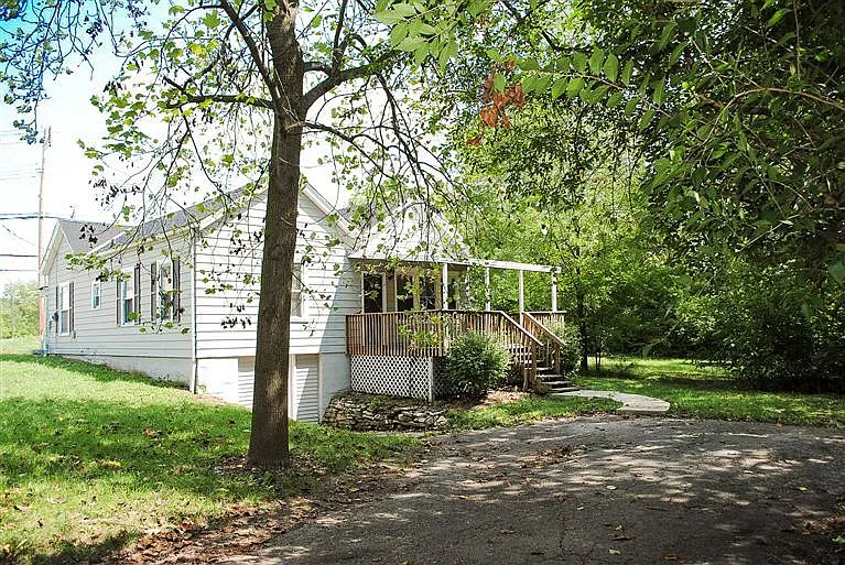 202 Garvey Ave photo 1