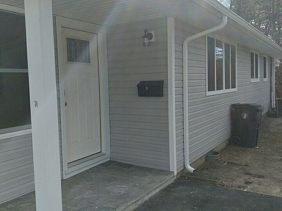 2nd image of 74 Niagara Dr