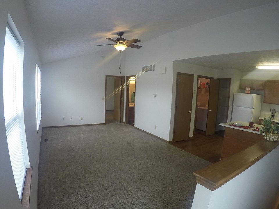 1 BR living room