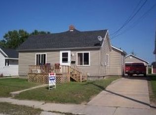 204 N 5th St, Manistique, MI 49854