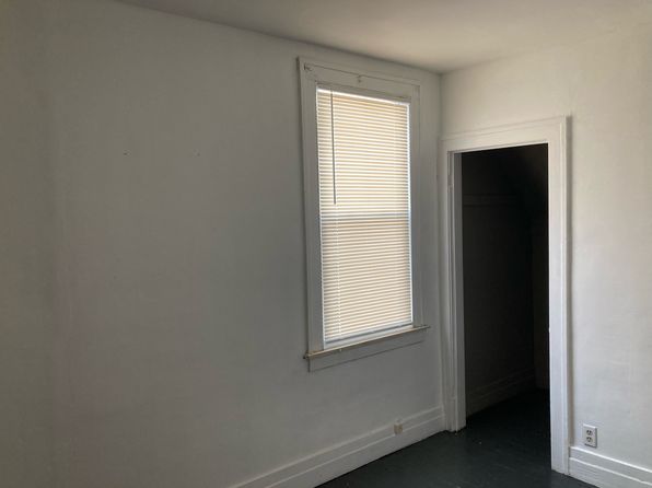 12 Le Roy St