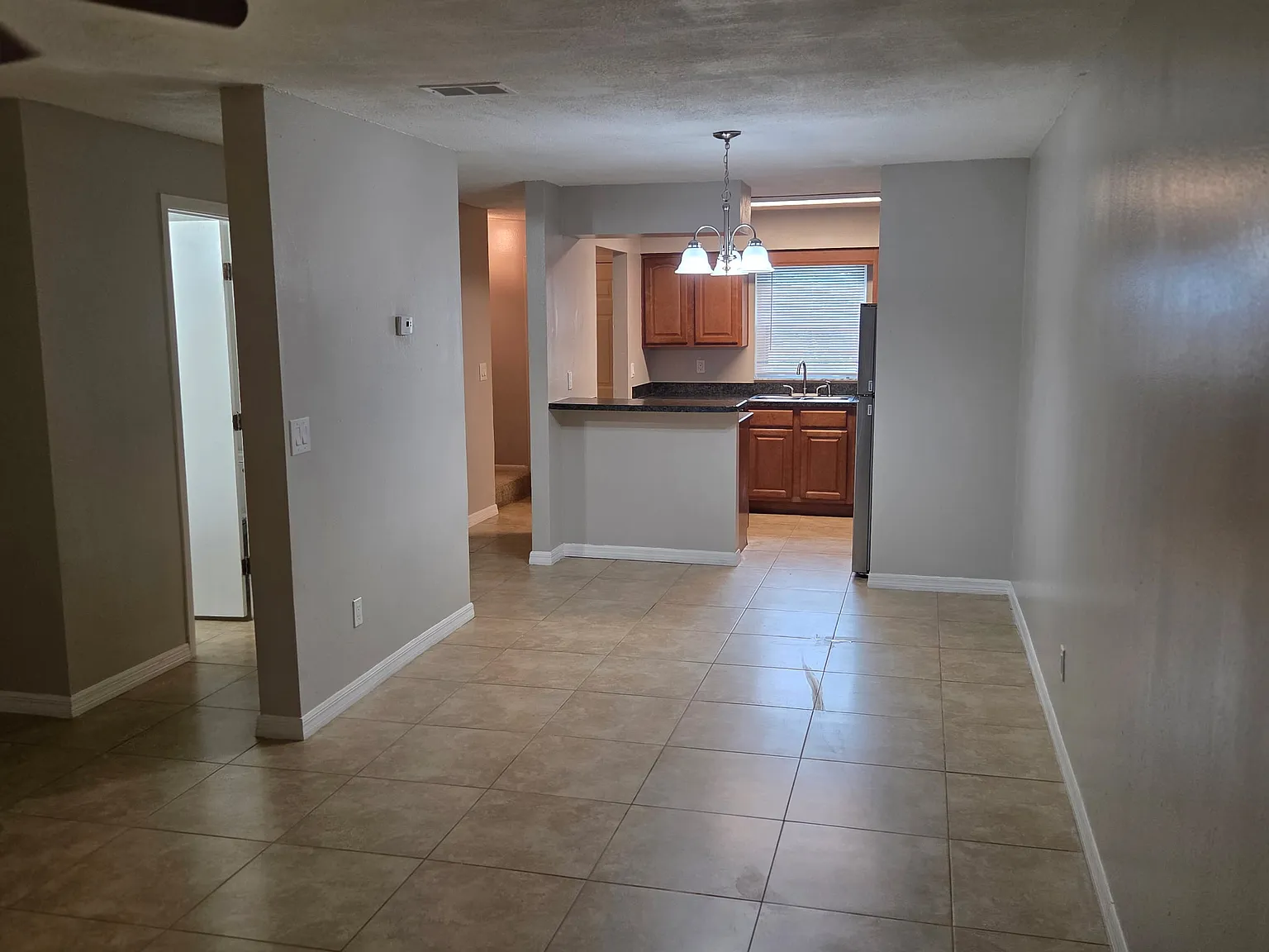 2 bed, 2.5 bath, 1100 sqft, $1,650 — Photo 2