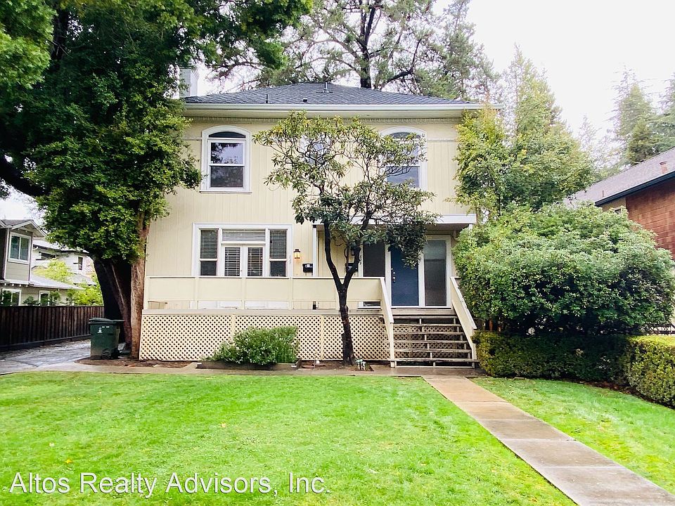 1st image of 829 University Ave