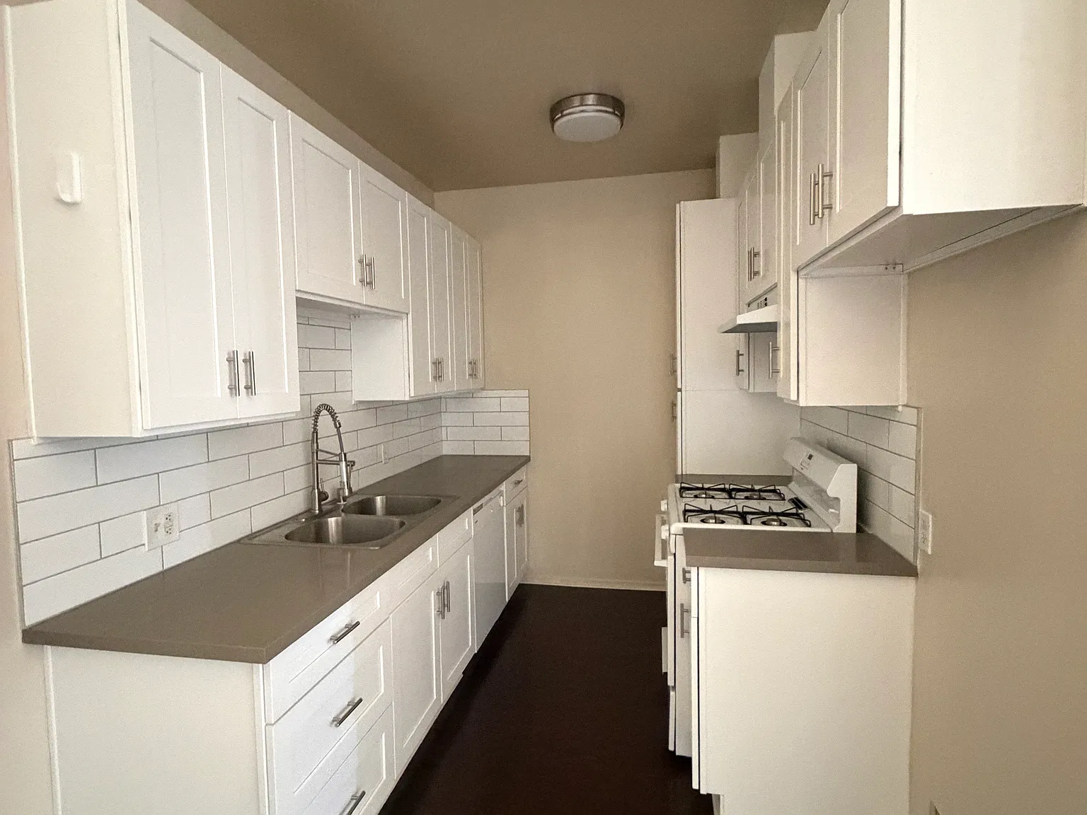 Studio, 850 sqft, $1,995 — Photo 3
