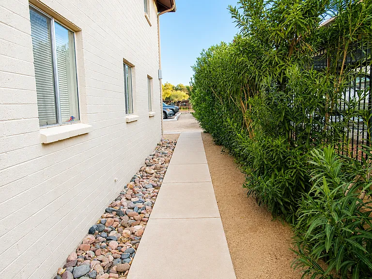 2010 E Sweetwater Ave._SP&Family LLC — Photo 11
