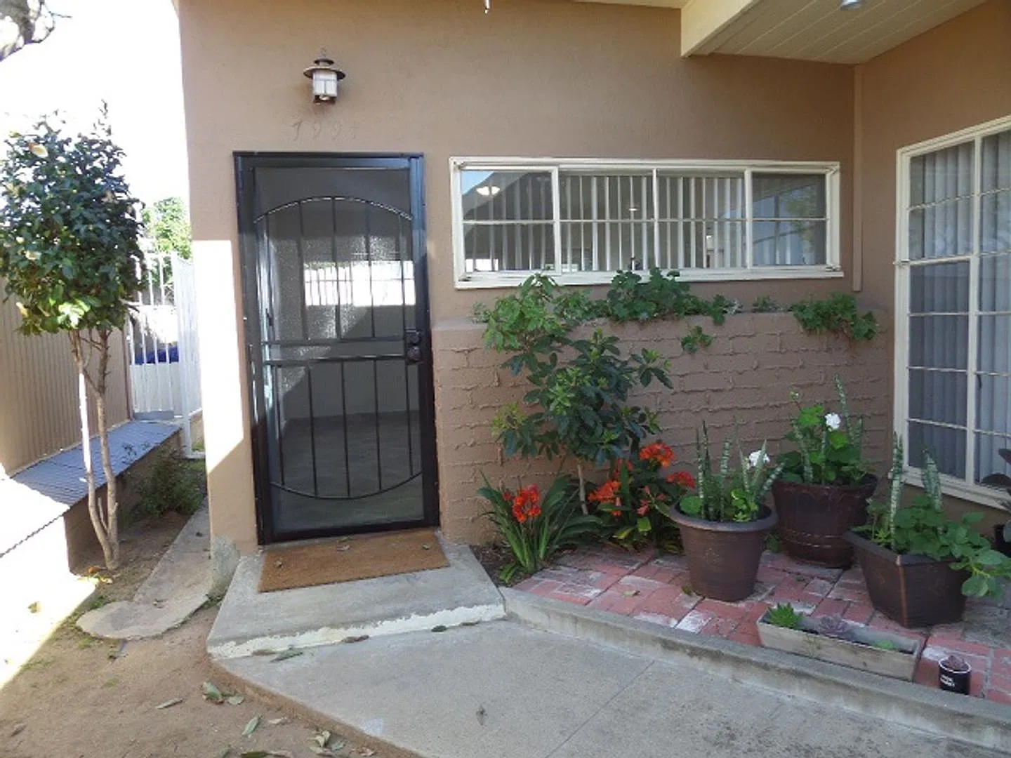 1 Bed/1 Bath Single Story Apartment in La Mesa — Photo 2