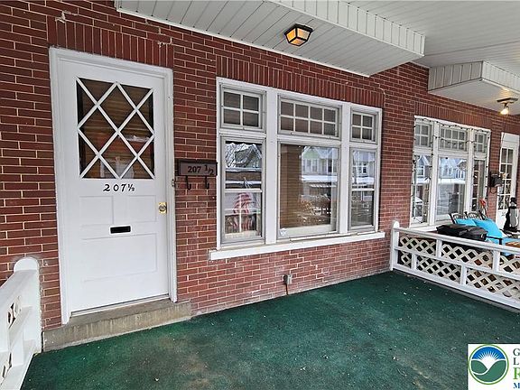 2nd image of 207 1/2 S Saint Cloud St