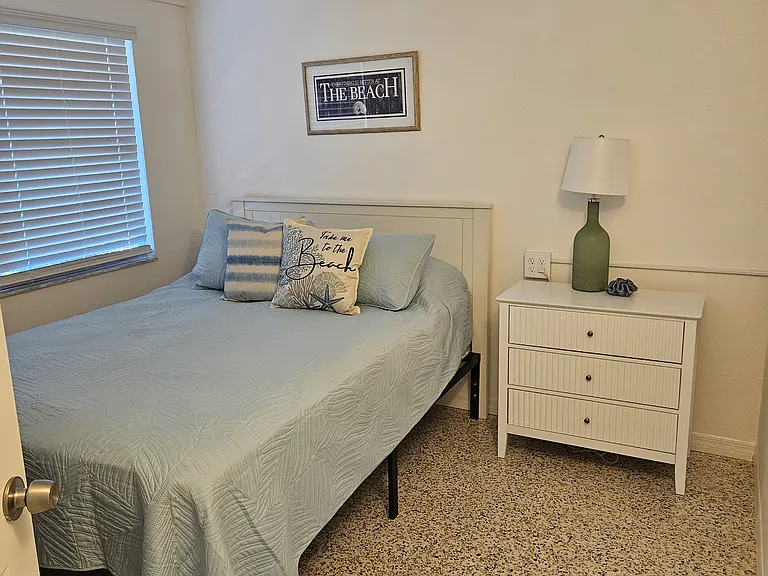 348 W Wentworth St — Photo 13