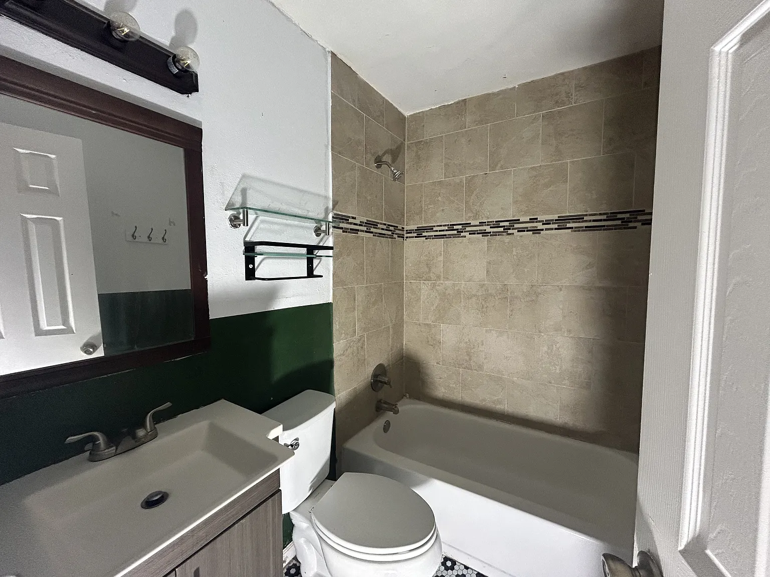 707 Bracewood Cir — Photo 4