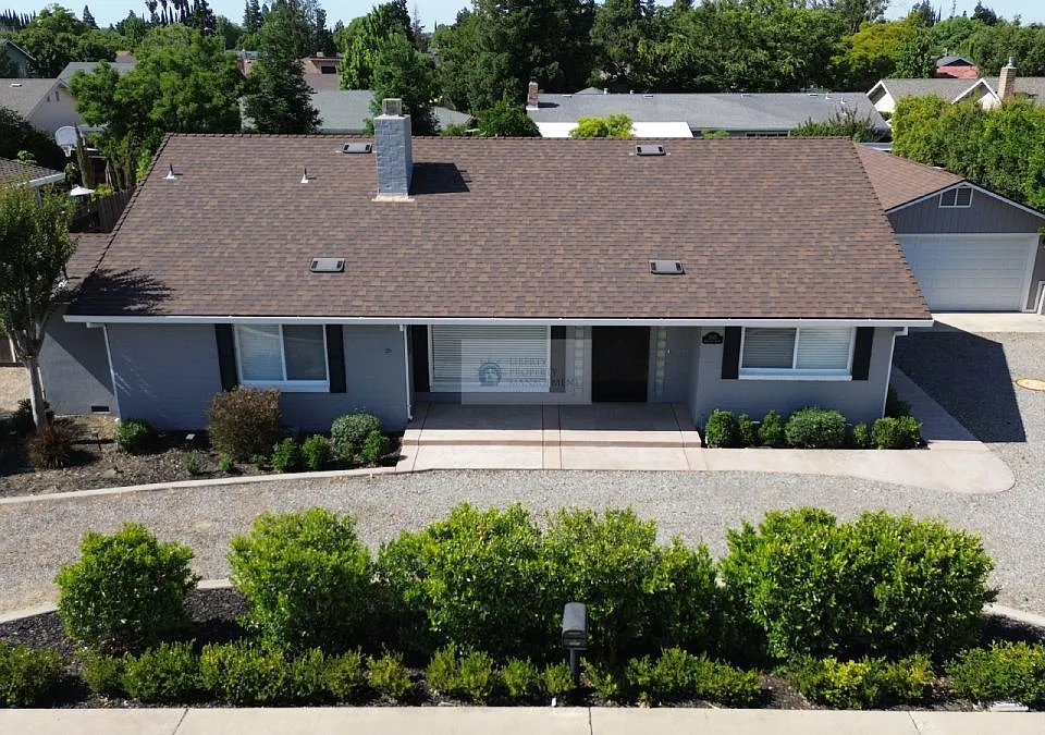 2021 Woodland Ave
