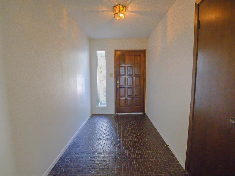 9967 Haywood Ct — Photo 8