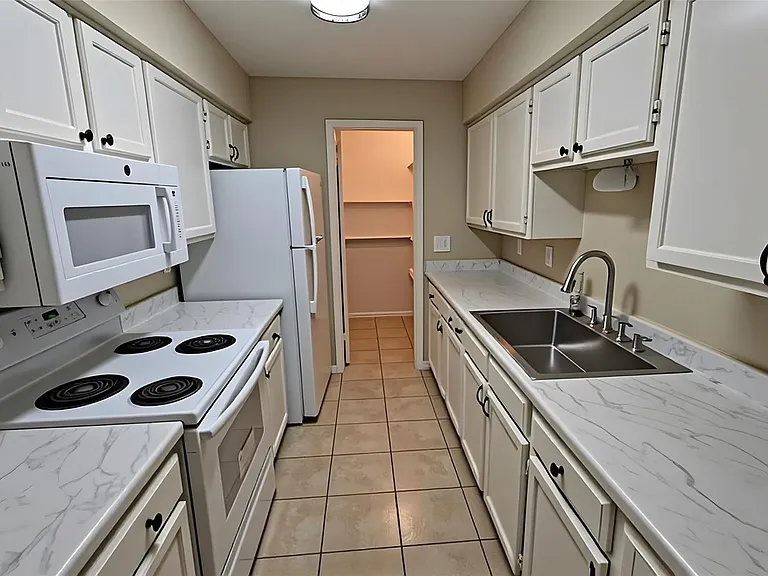 7400 Bellerive Dr #1204 — Photo 7