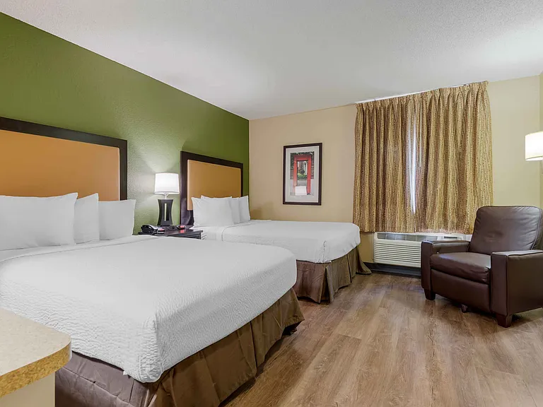 Studio Suite - 2 Full Beds