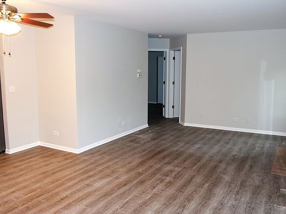4th image of 399 W Hamilton Ln #399