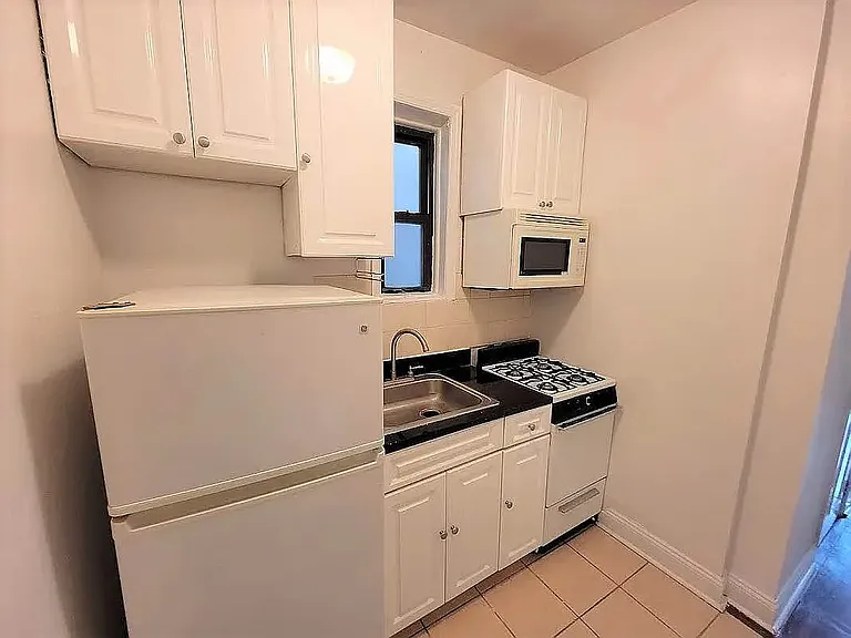 488 E 74th St #5N — Photo 5