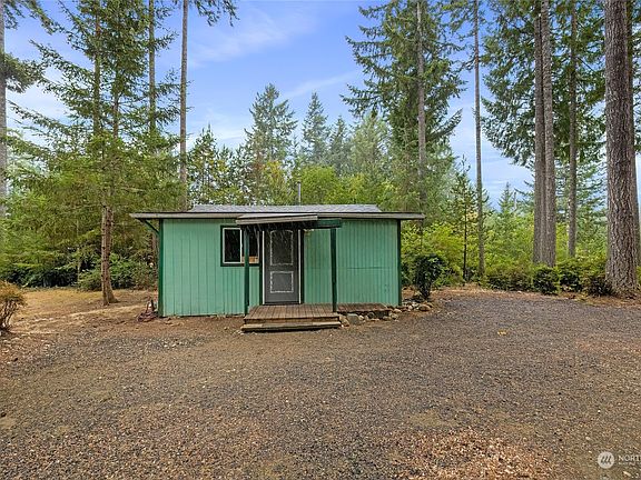 2nd image of 541 E Emerald Lake Drive E