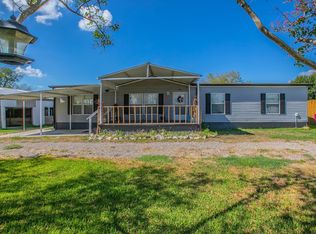 103 Elm St, Donie, TX 75838