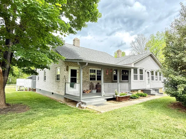 6318 Jackson River Rd, Hot Springs, VA 24445