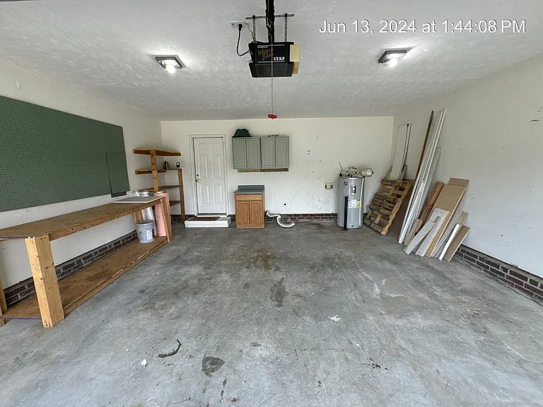 146 Cavalier Dr — Photo 24