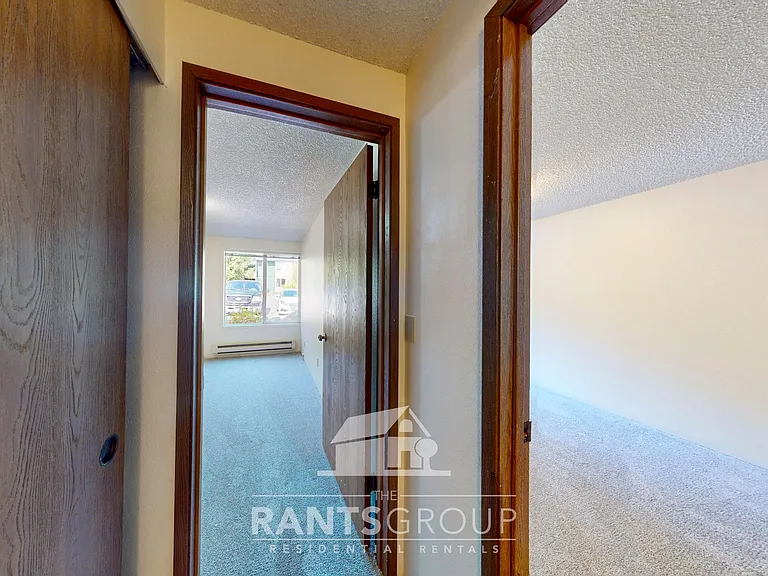 Lovely, wooded 2-bedroom apartment with a large private deck and in-unit washer & dryer! — Photo 23