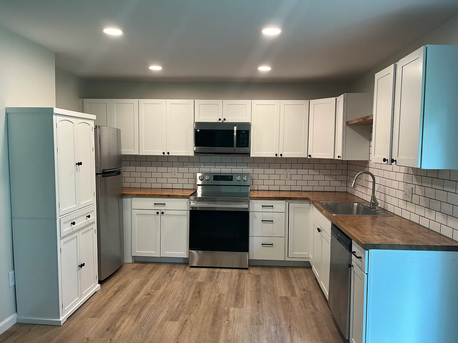 4 bed, 1310 sqft, $2,050 — Photo 3