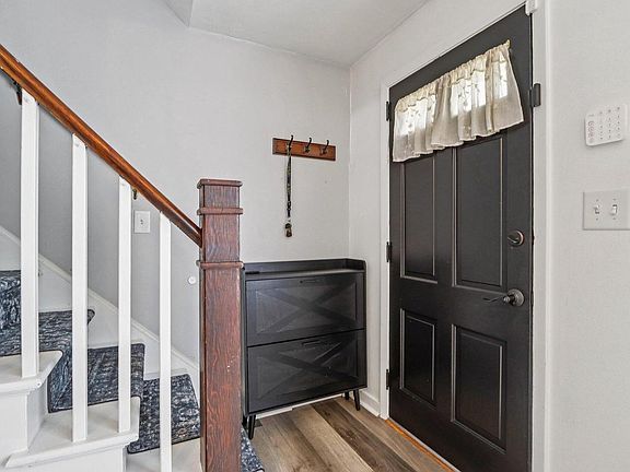 3rd image of 707 North Main STREET