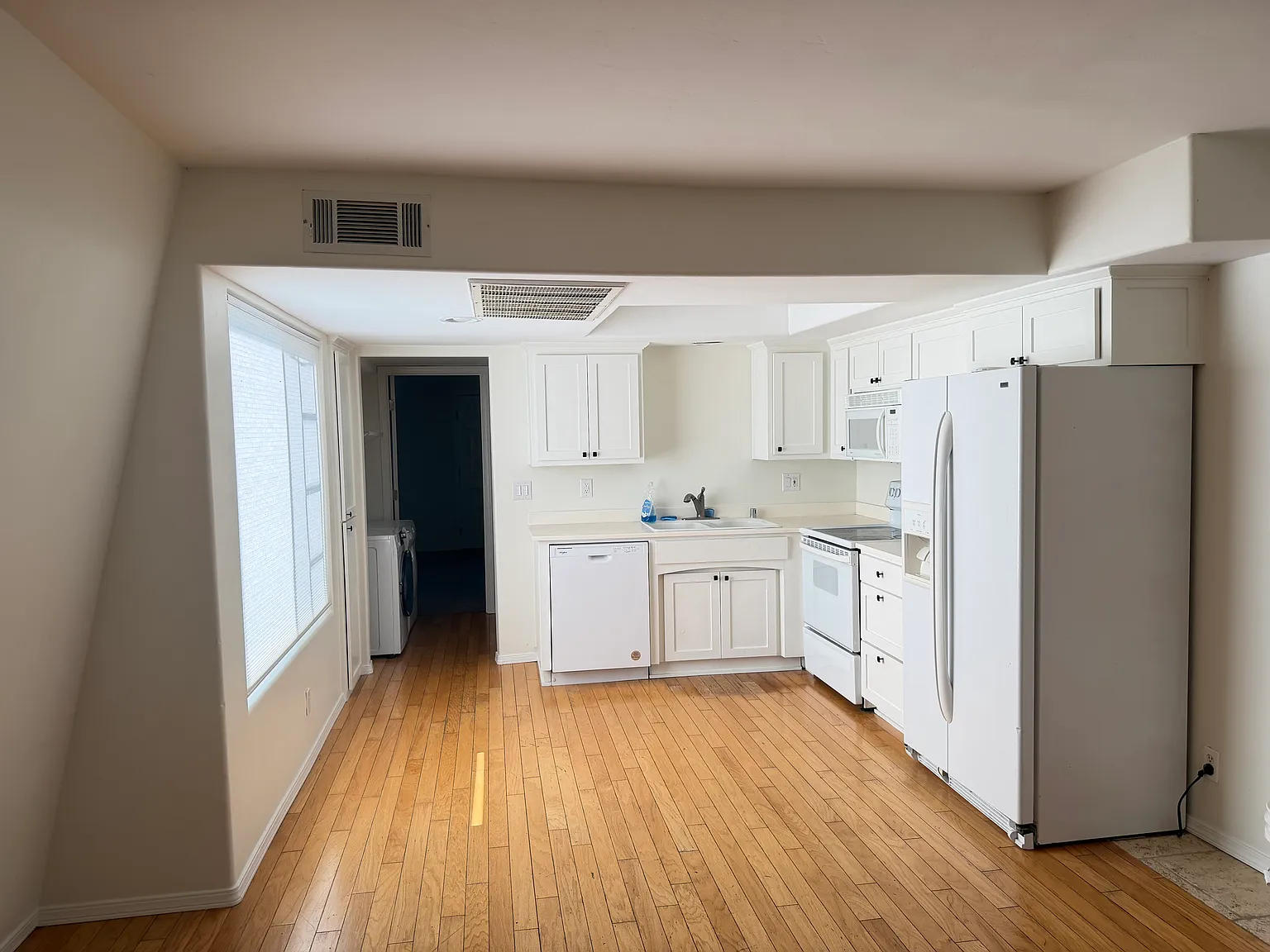 1 bed, 585 sqft, $1,895 — Photo 4