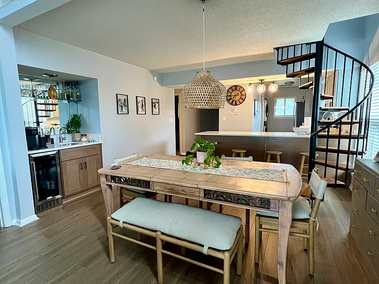 3200 Lynnhaven Dr #310 — Photo 3