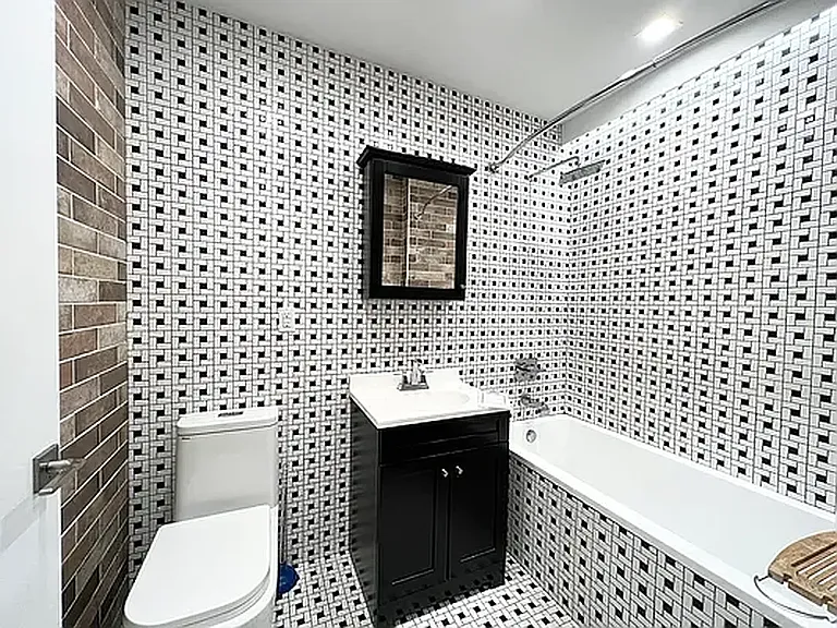 615 E 17th St #4G — Photo 7