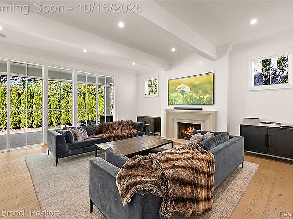5th image of 1609 Yosemite Blvd