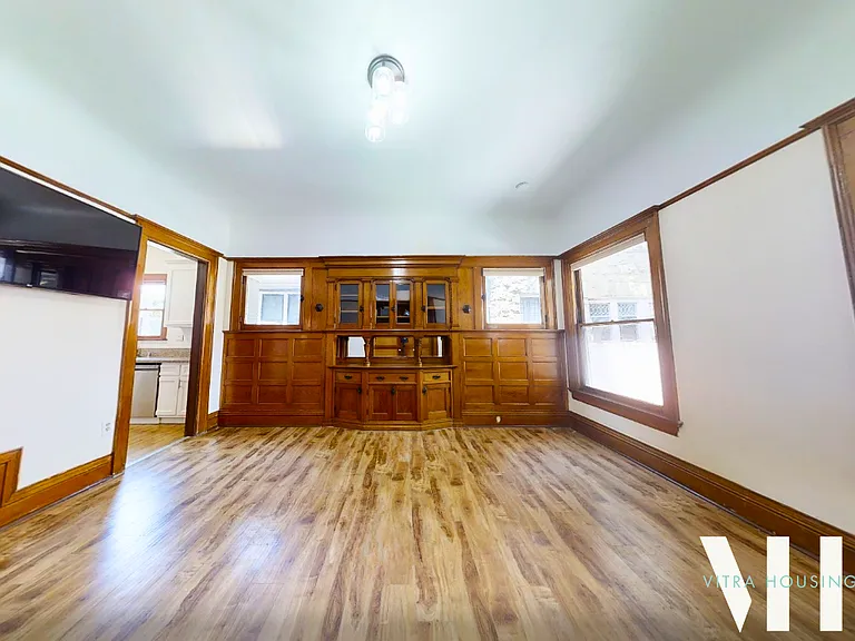 1180 W Adams Blvd — Photo 5