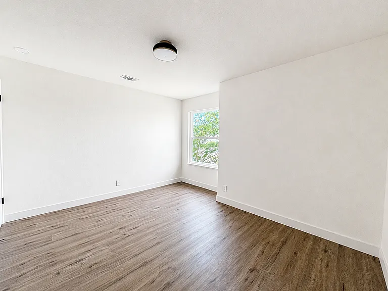 1409 Bel Air Dr #A — Photo 28