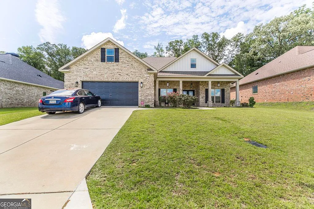5 bed, 3.0 bath, 2547 sqft, $2,750 — Photo 2