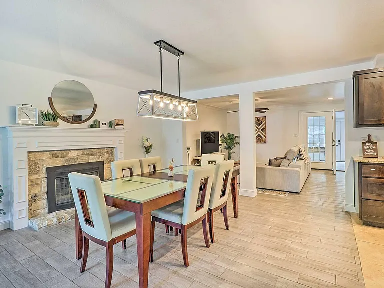 411 Ramble Ln — Photo 3