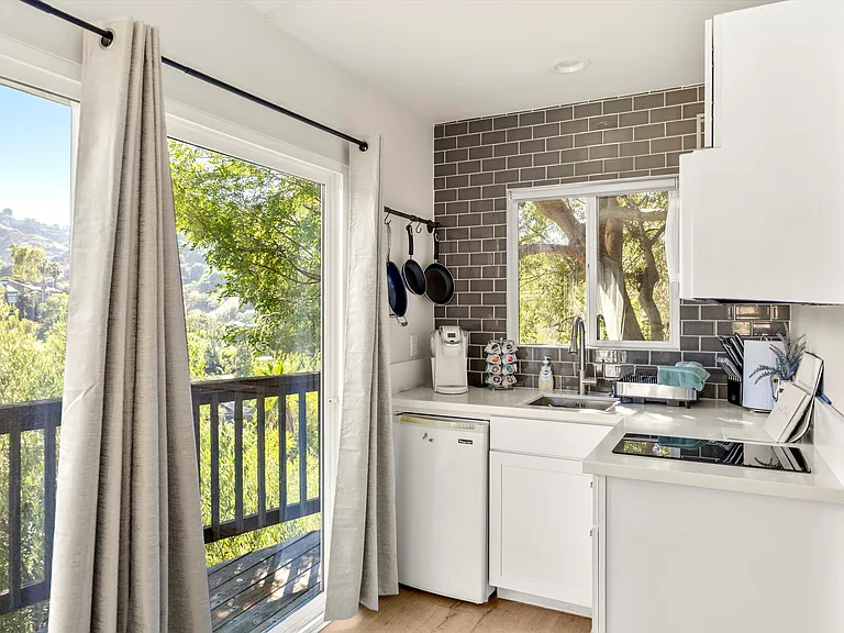 3868 Alta Mesa Dr — Photo 31