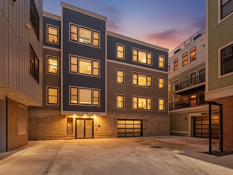 160 W Broadway #301 — Photo 15