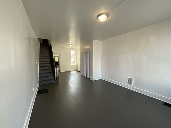 3rd image of 156 Hamilton Ave