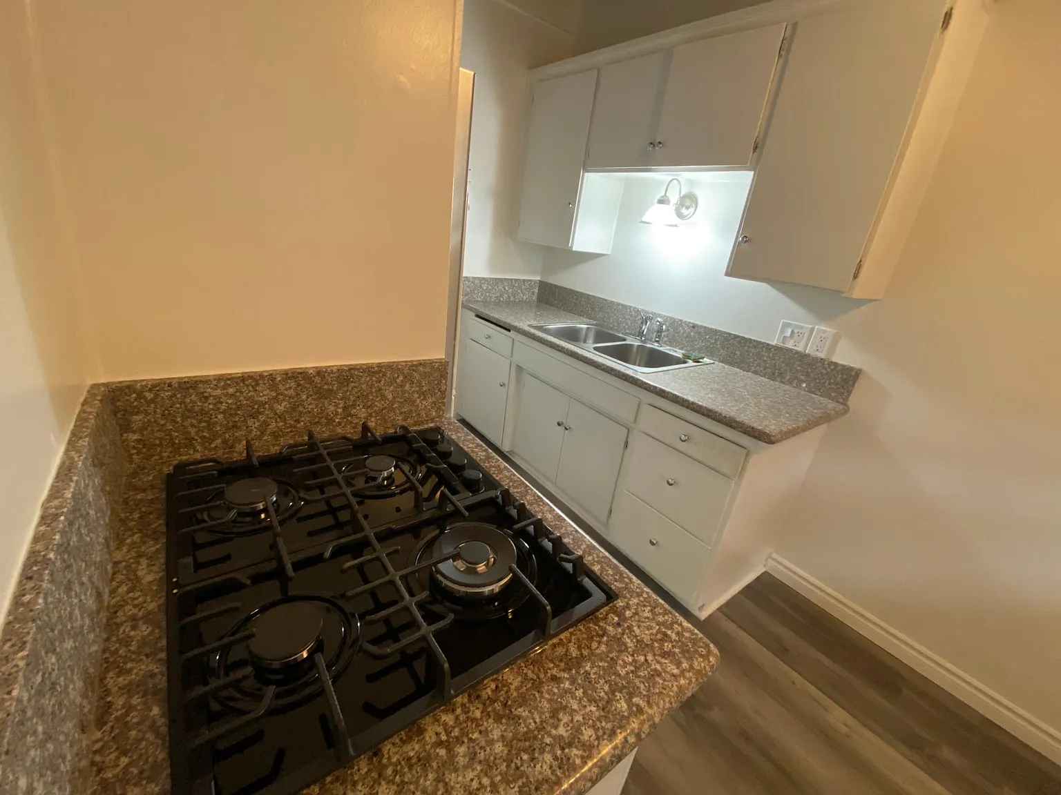 301 N Signal St — Photo 2