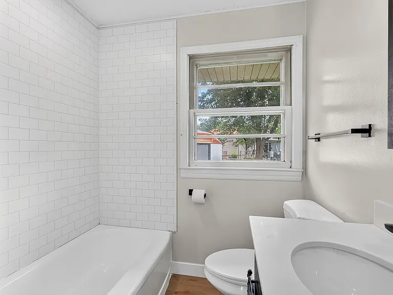 2844 Westlawn St — Photo 17