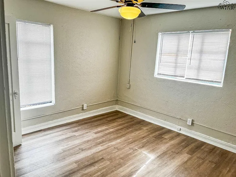 2308 Piedmont Pl — Photo 18