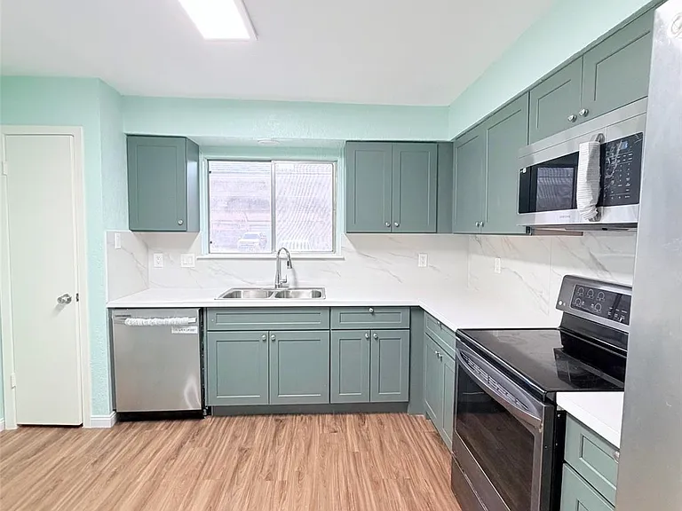 8914 Beau Monde Dr — Photo 7