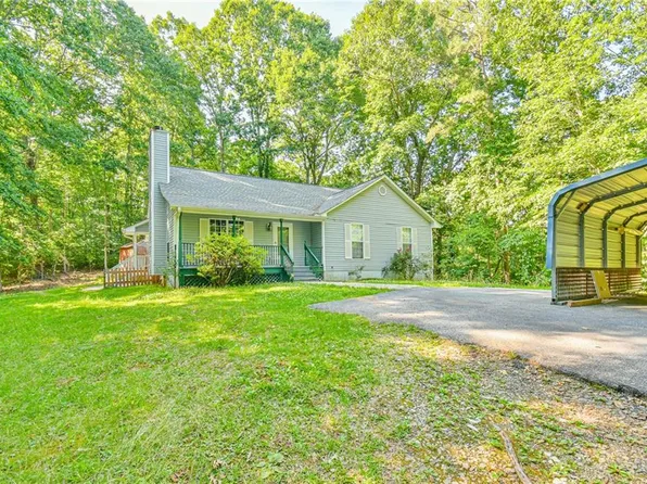 165 Lakeview Dr, Baldwin, GA 30511